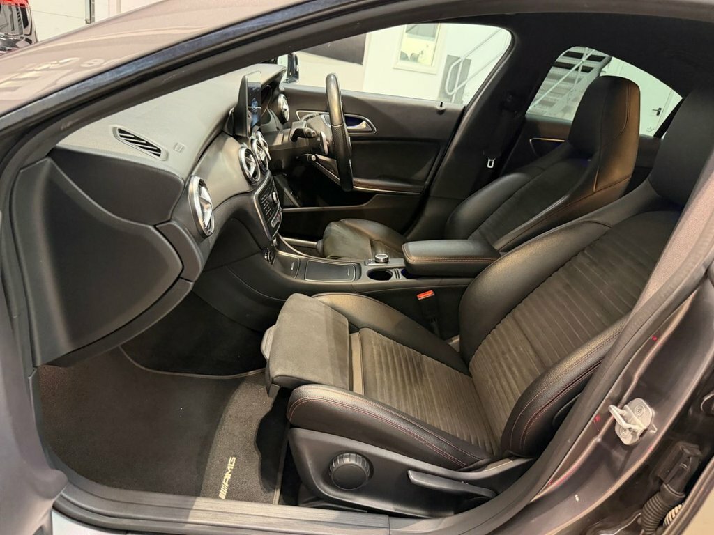 Mercedes-Benz CLA Class 2.1 Cla 220 D Sport 174 Bhp Black #25