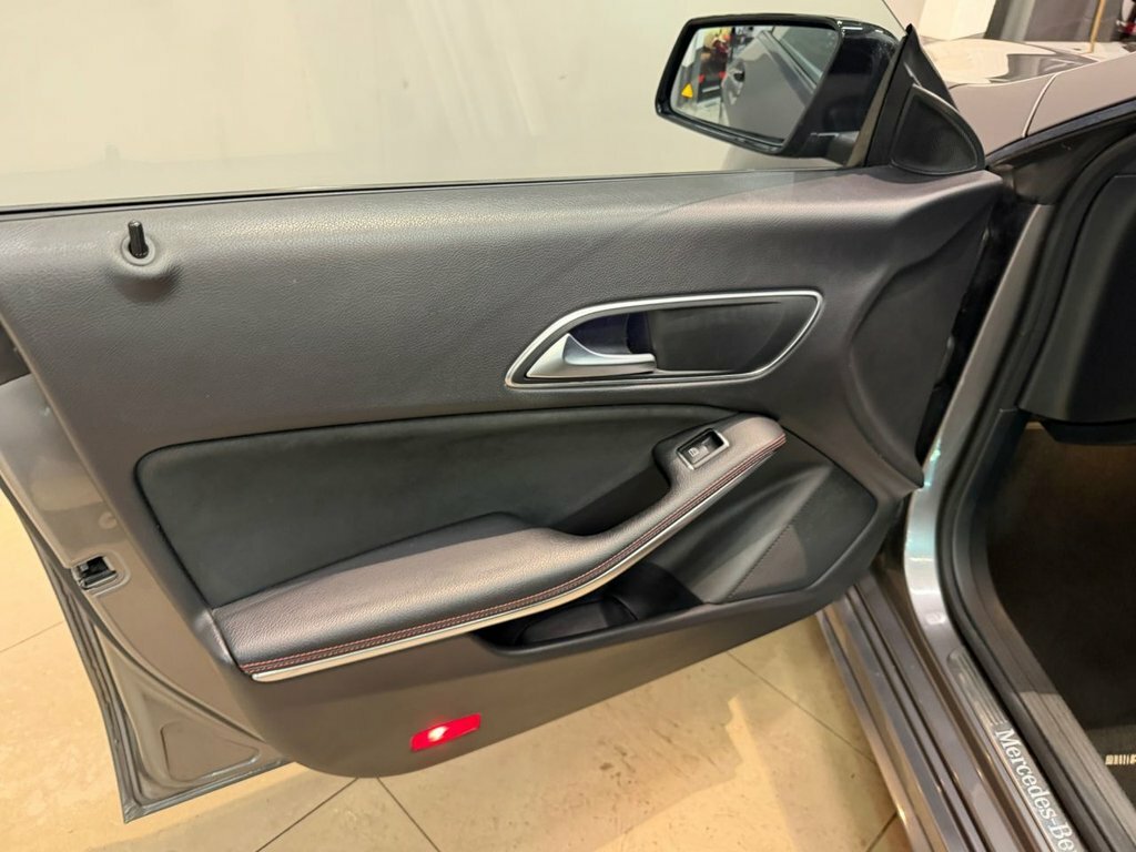Mercedes-Benz CLA Class 2.1 Cla 220 D Sport 174 Bhp Black #29