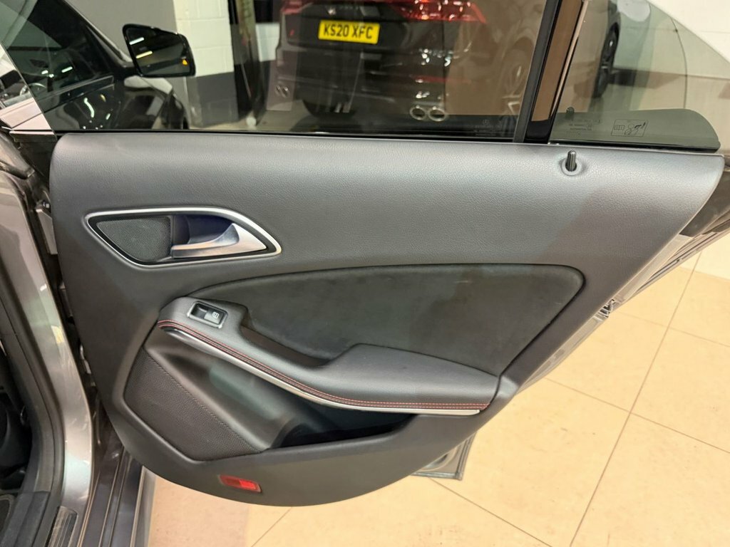 Mercedes-Benz CLA Class 2.1 Cla 220 D Sport 174 Bhp Black #28