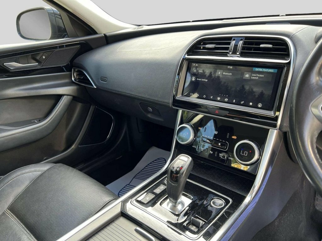 Jaguar XE 2.0 P250i Reims Edition Euro 6 Ss Blue #30