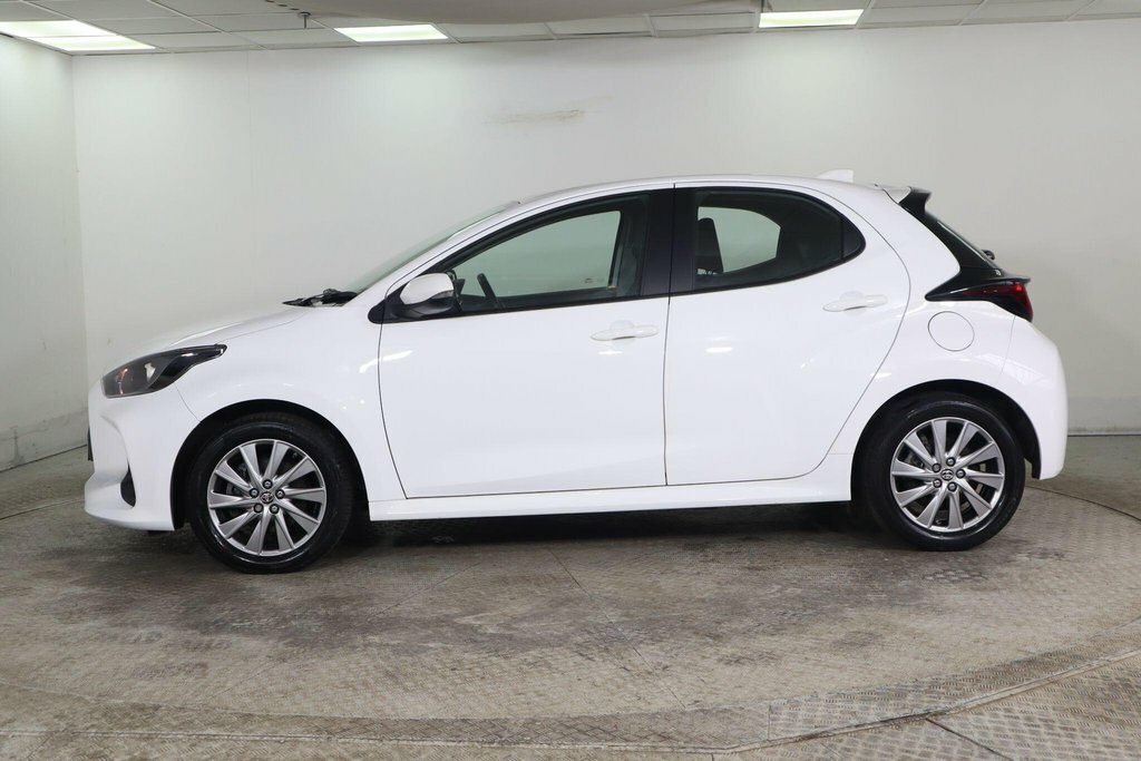 Toyota Yaris 1.5L Icon White #5