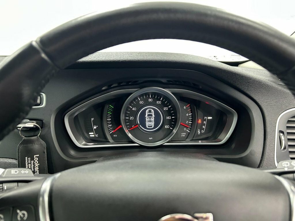 Volvo V40 Cross Country Hatchback D2 Red #16