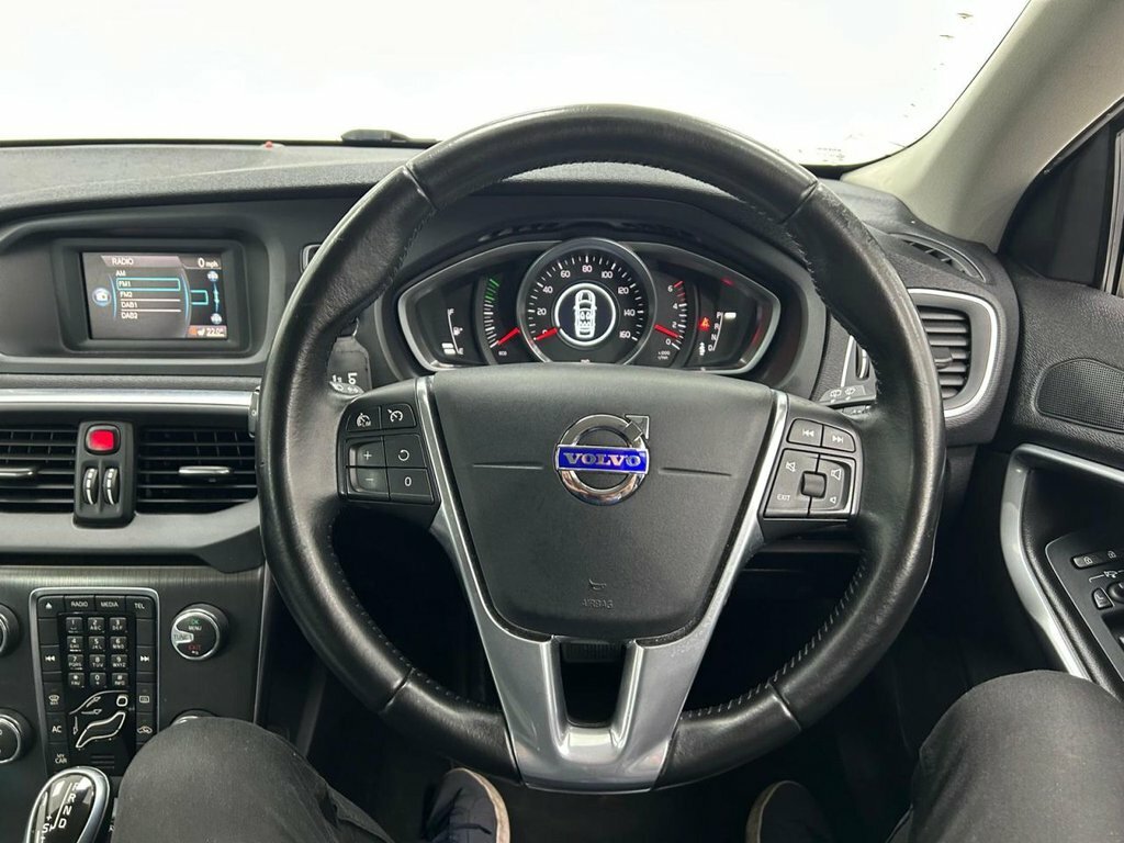 Volvo V40 Cross Country Hatchback D2 Red #17