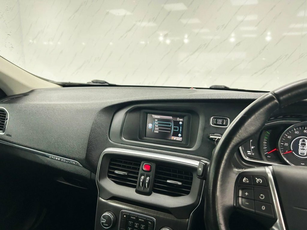 Volvo V40 Cross Country Hatchback D2 Red #13