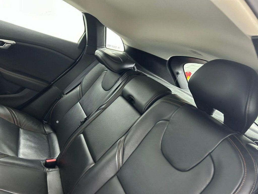 Volvo V40 Cross Country Hatchback D2 Red #18