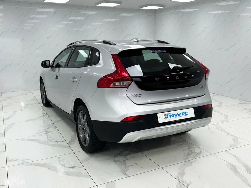 Volvo V40 Cross Country Hatchback D2 Red #7