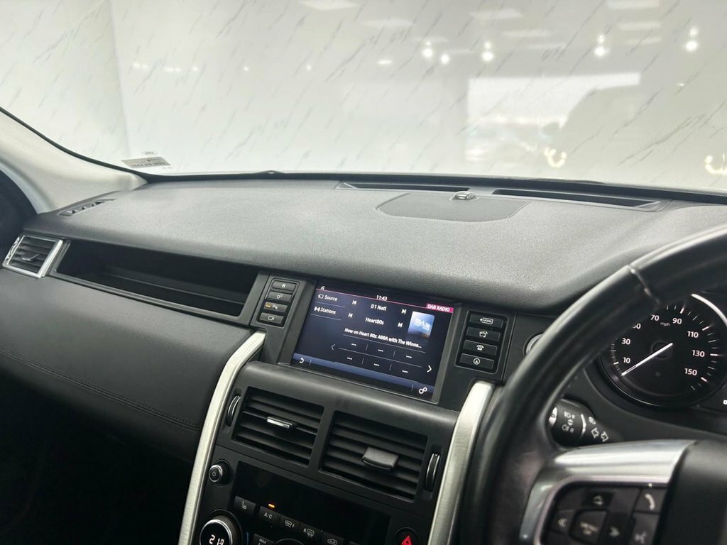 Land Rover Discovery Sport Td4 Se Tech Black #14