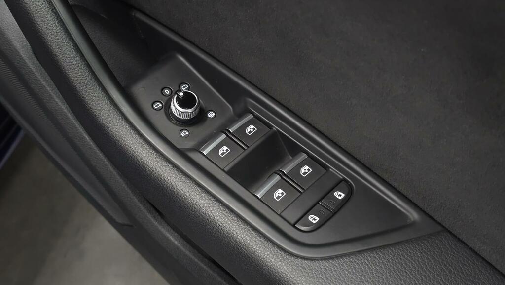 Audi A4 Avant 35 Tdi S Line S Tronic Comfortsound Black #17