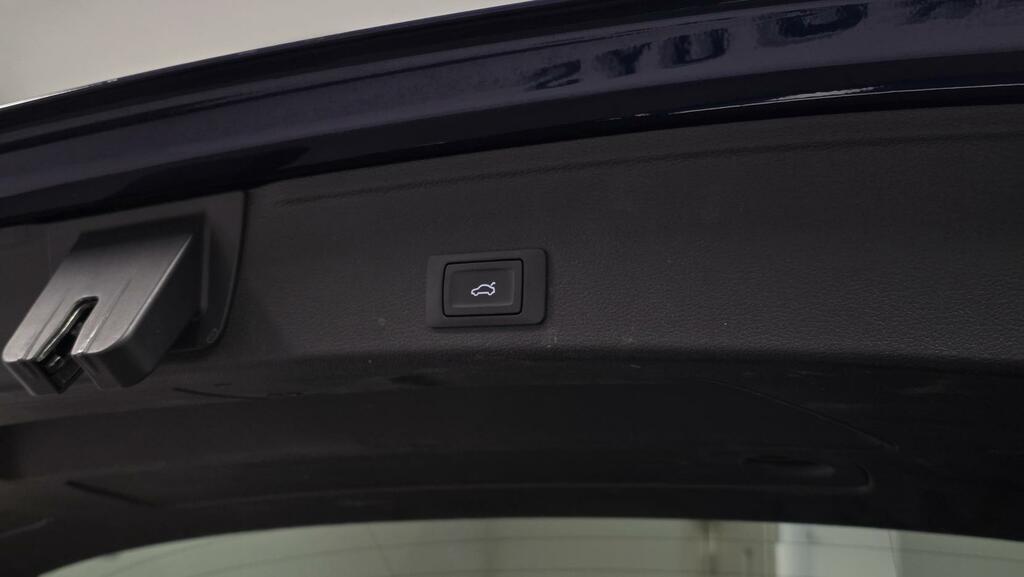 Audi A4 Avant 35 Tdi S Line S Tronic Comfortsound Black #37