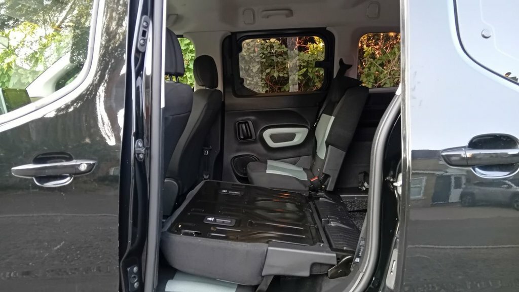 Citroen Berlingo 1.5L Feel Black #3