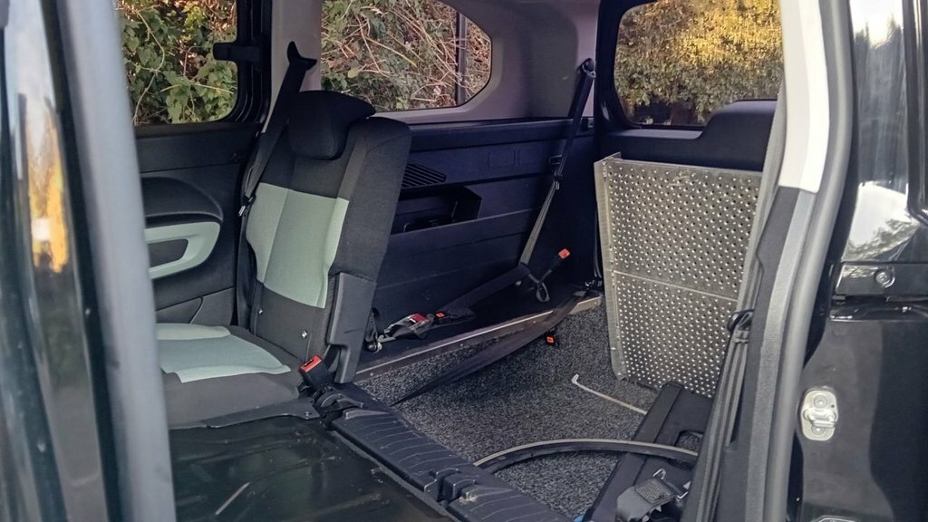 Citroen Berlingo 1.5L Feel Black #4