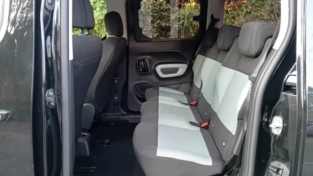 Citroen Berlingo 1.5L Feel Black #2