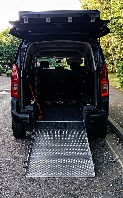 Citroen Berlingo 1.5L Feel Black #5