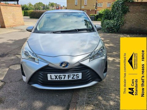 Toyota Yaris 1.5 Vvt-h Icon LX67FZS Silver #2