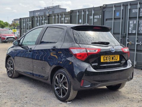 Toyota Yaris 1.5 Vvt-h Design GX18WOJ Black #4
