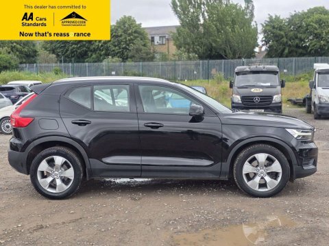 Volvo XC40 2.0 T4 Momentum LB19ENT Black #4