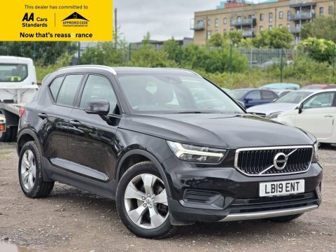 Volvo XC40 2.0 T4 Momentum Black