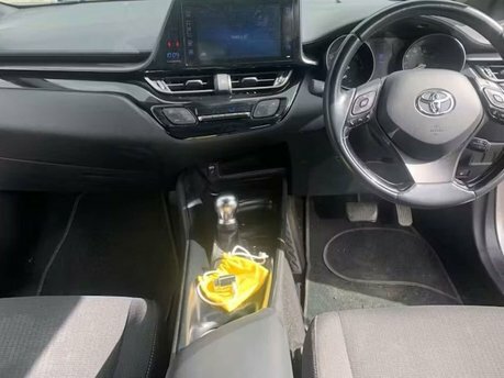 Toyota C-Hr 1.8 Hybrid Dynamic Silver #17