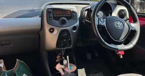 Toyota Aygo 1L X-press White #7