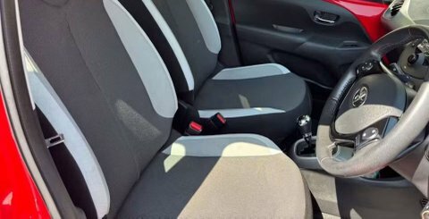 Toyota Aygo 1.0 Vvt-i X-play Red #5
