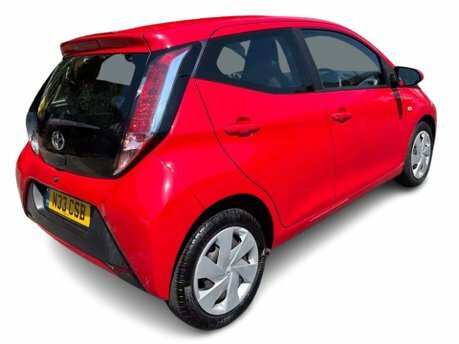 Toyota Aygo 1L X-press White #13