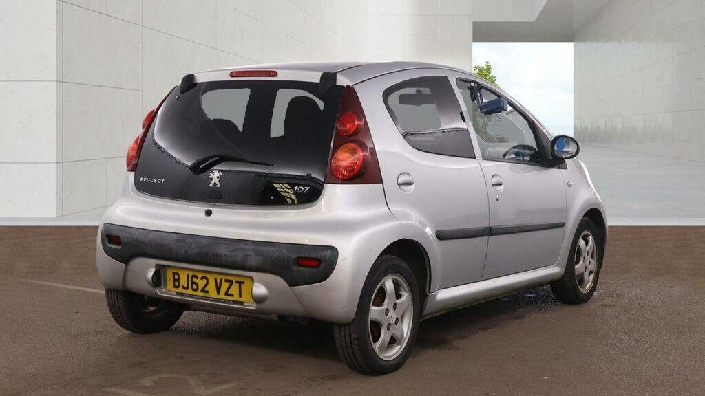 Peugeot 107 1.0 12V Allure Euro 5 Silver #4