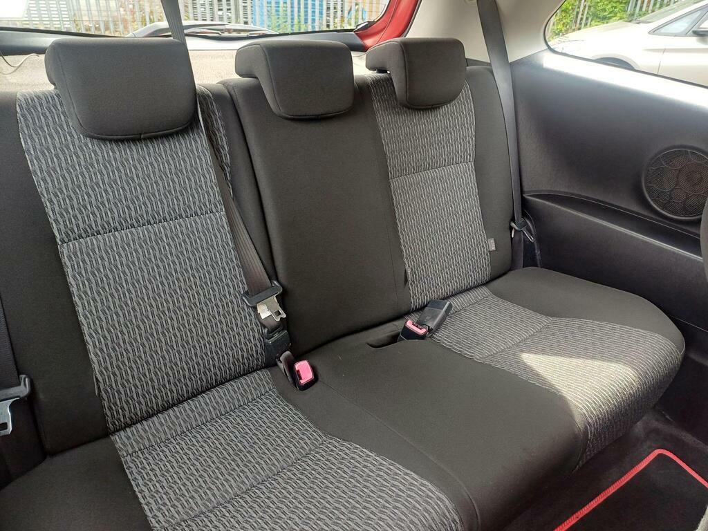 Toyota Yaris Vvt I White #11