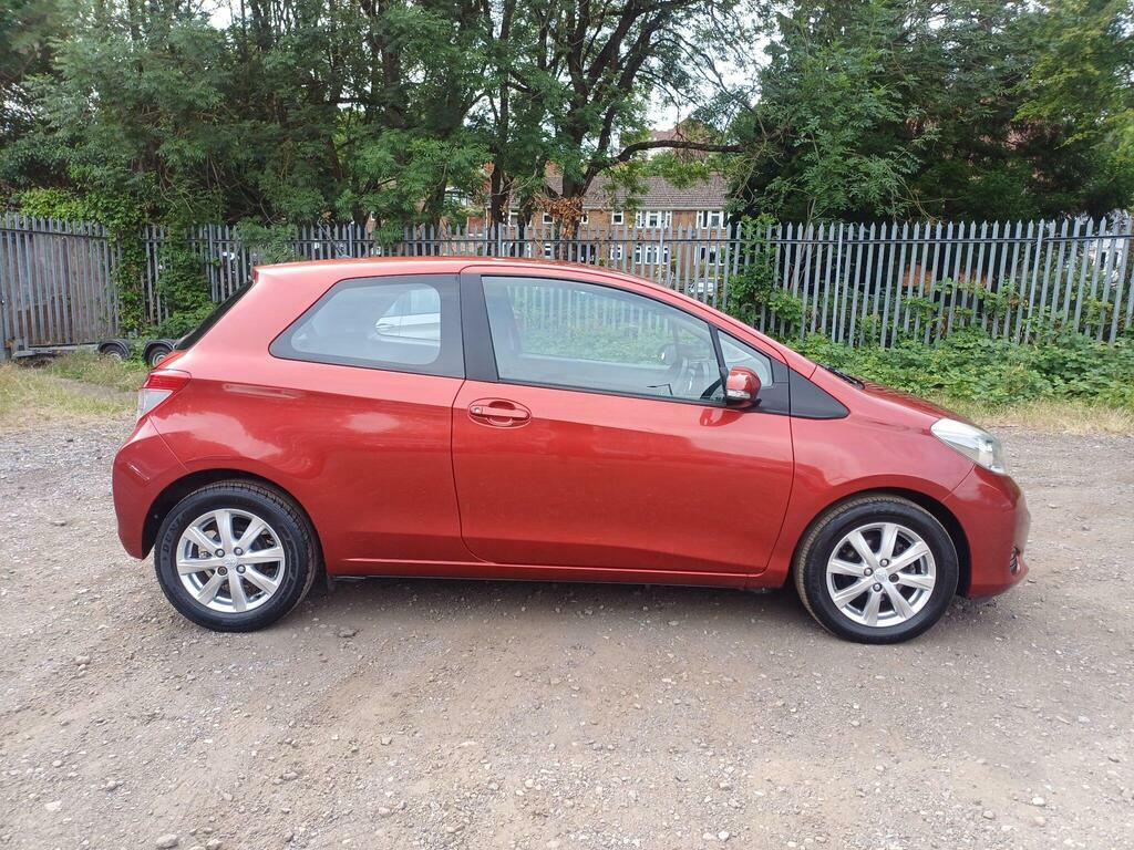 Toyota Yaris Vvt I White #5