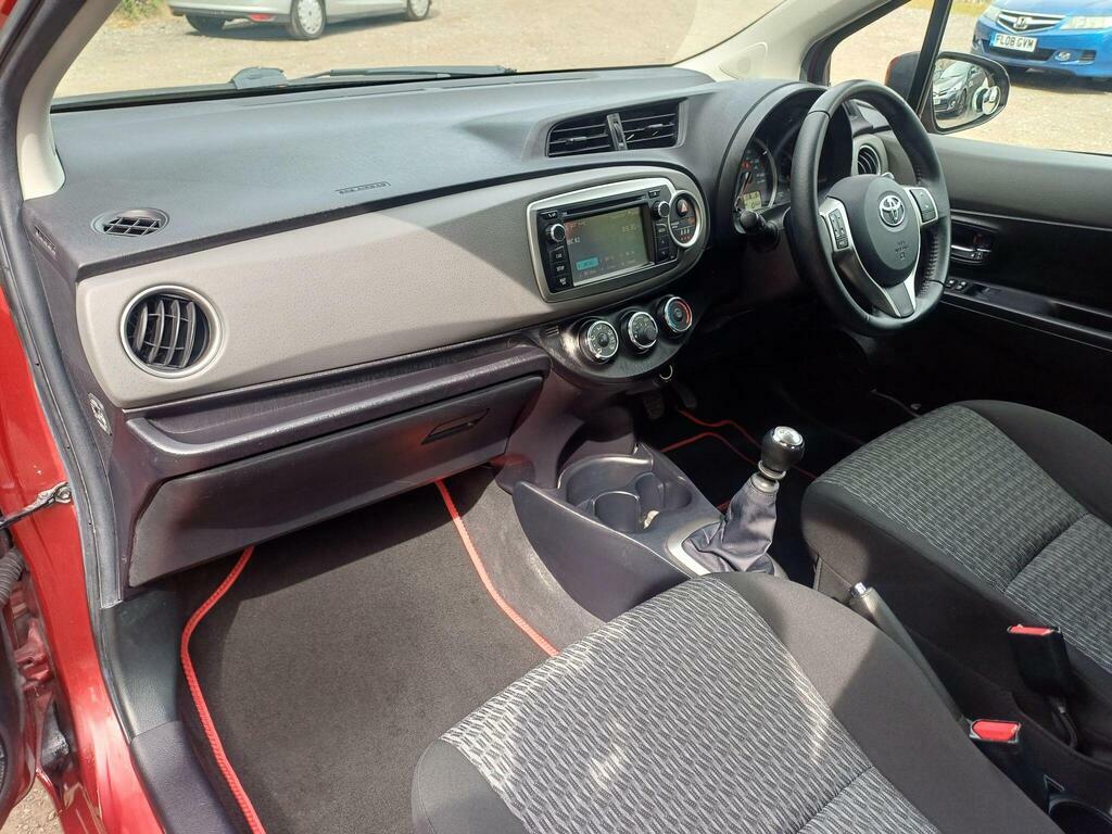 Toyota Yaris Vvt I White #7