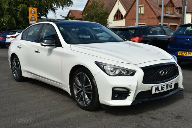 Infiniti Q50 Sport Saloon White #3