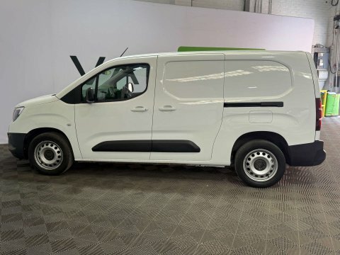 Vauxhall Combo 2021 70 1.5 White #3