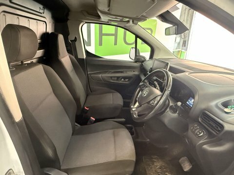 Vauxhall Combo 2021 70 1.5 White #2