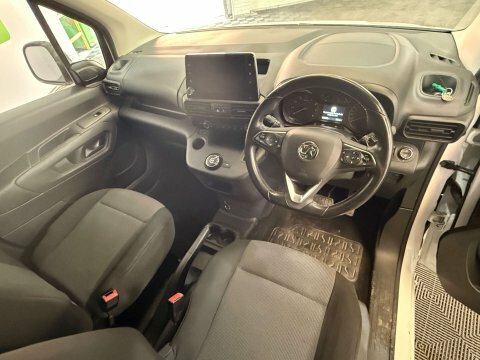Vauxhall Combo 2021 70 1.5 White #5