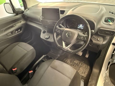 Vauxhall Combo 2021 70 1.5 White #6