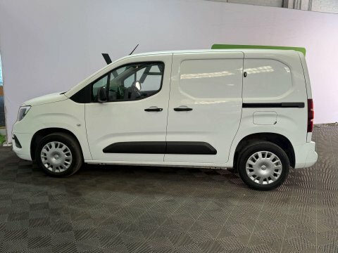 Vauxhall Combo 2020 70 1.5 White #3