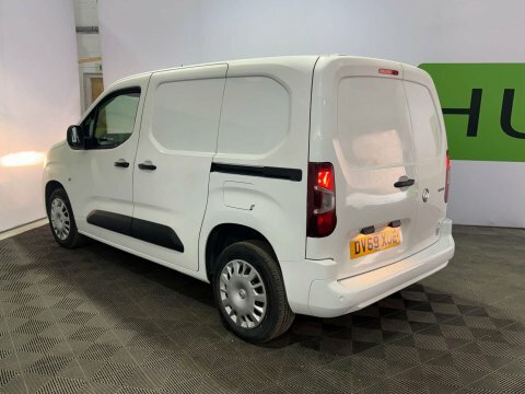 Vauxhall Combo 2019 69 1.5 White #4