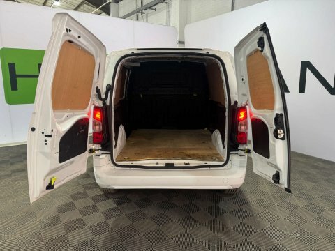 Vauxhall Combo 2019 69 1.5 White #3