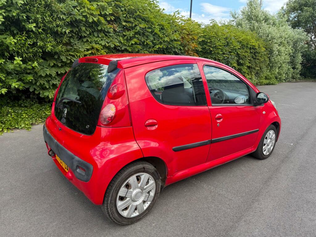 Peugeot 107 Urban Red #12