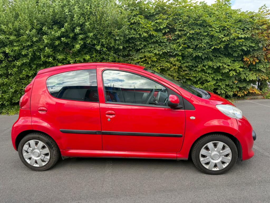 Peugeot 107 Urban Red #7