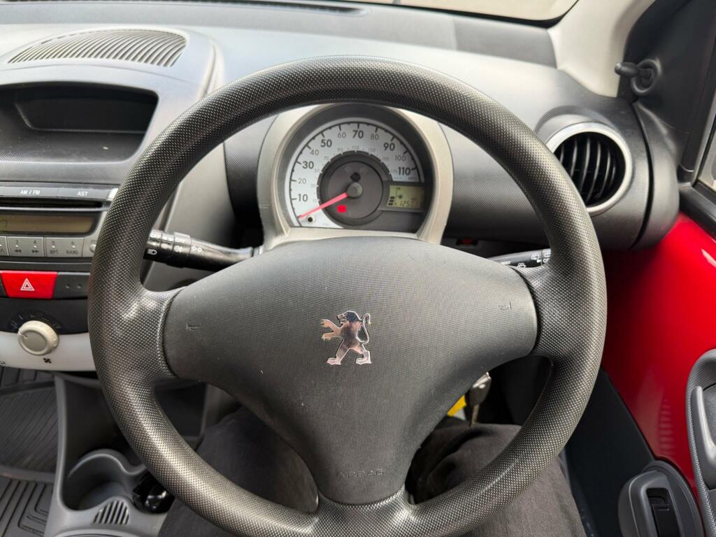 Peugeot 107 Urban Red #11