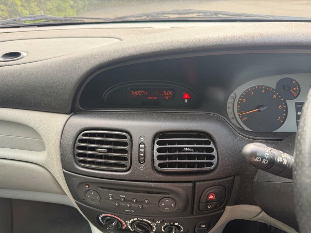 Renault Scenic 1.6 16V Expression Silver #10