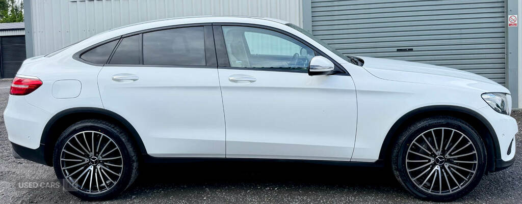 Mercedes-Benz GLC Class Glc 220D 4Matic Sport Premium 9G-tronic White #2