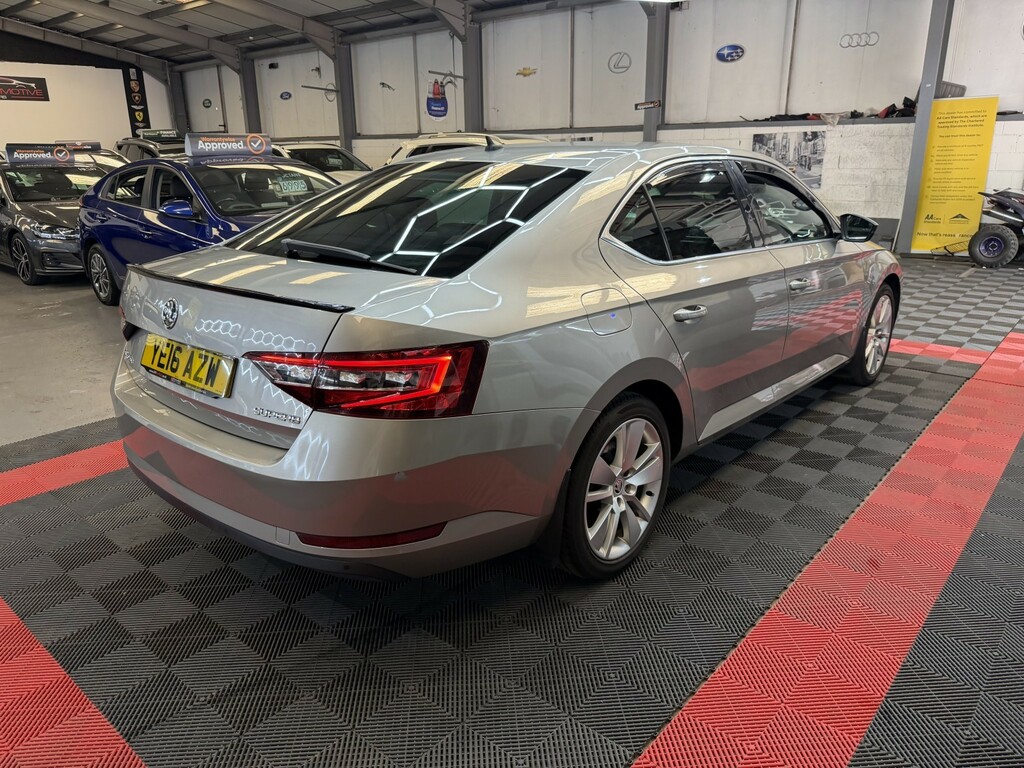 Skoda Superb Hatchback 1.4 Tsi Act Se Euro 6 Ss 201616 Black #13