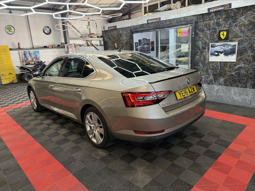 Skoda Superb Hatchback 1.4 Tsi Act Se Euro 6 Ss 201616 Black #9