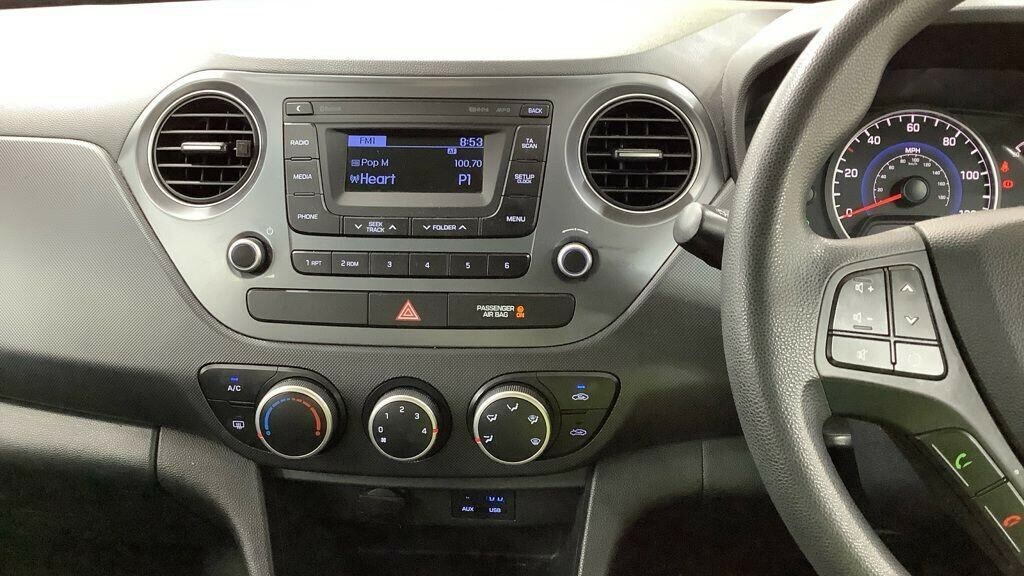 Hyundai I10 1.0 Se White #8