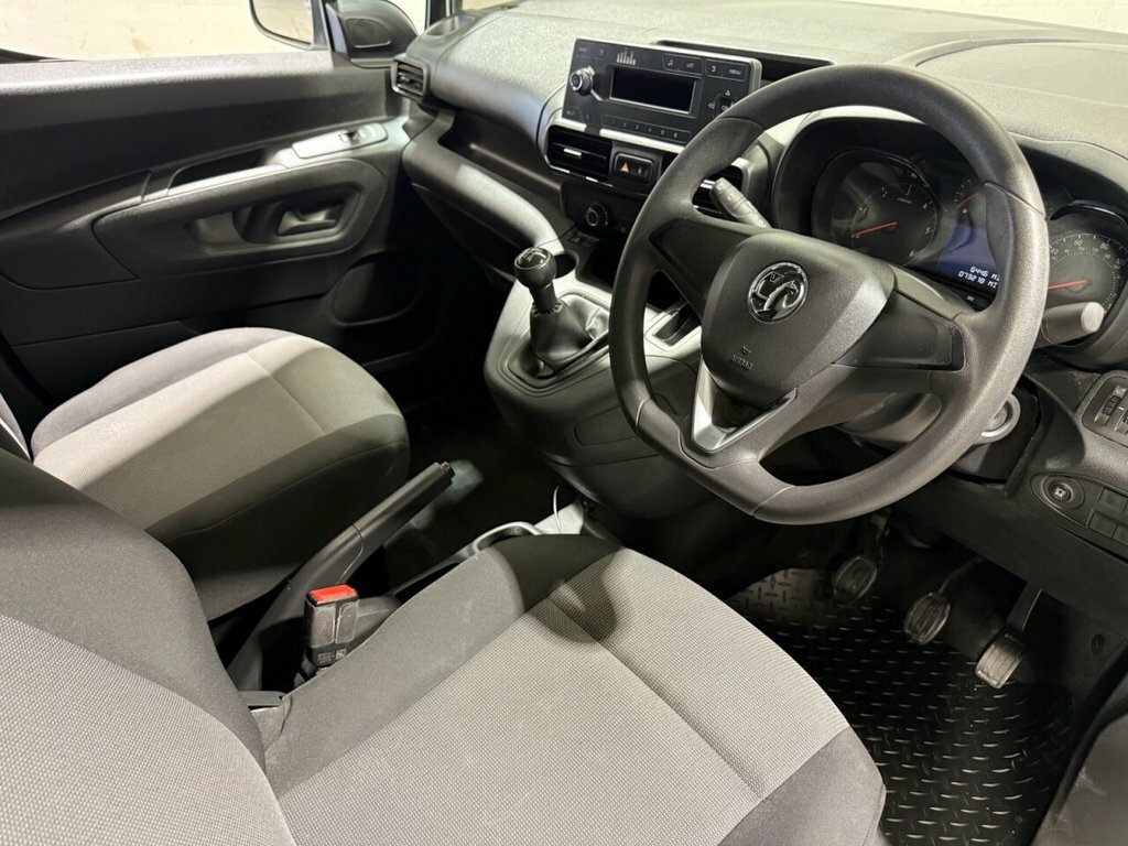 Vauxhall Combo 1.6L Edition DS69CMK White #3