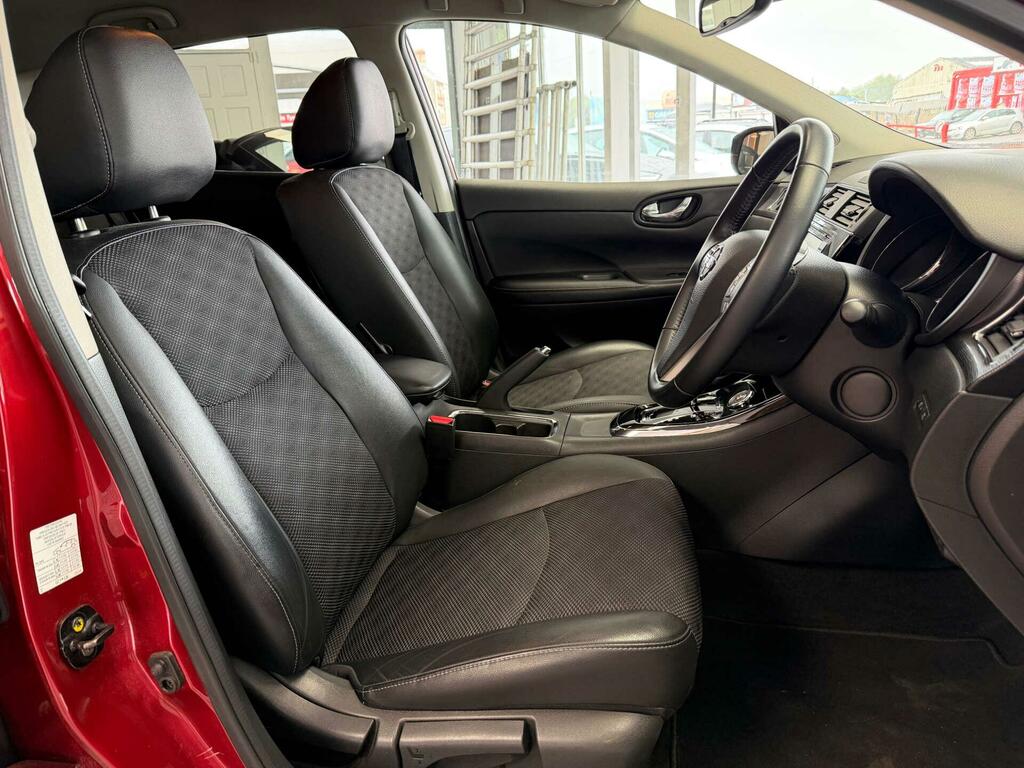 Nissan Pulsar Tekna Dig-t Xtronic 5-Door Red #7