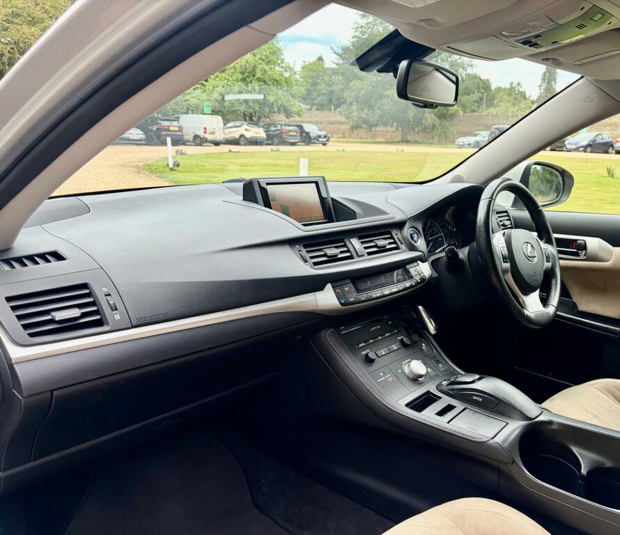 Lexus CT 1.8 200H Se-i Cwvehiclemarketing Grey #32