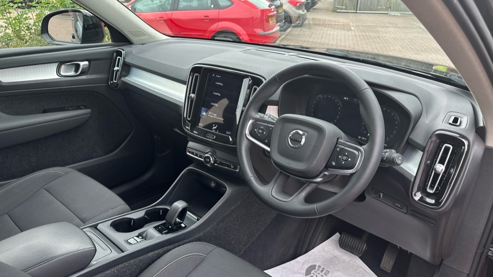 Volvo XC40 Momentum, T3 Uphostery Park As VO22XGC Black #4