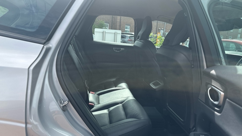 Volvo XC60 Momentum, B4 Awd Mild Hybridpark Assist Rear Cam VK22PEO Silver #6